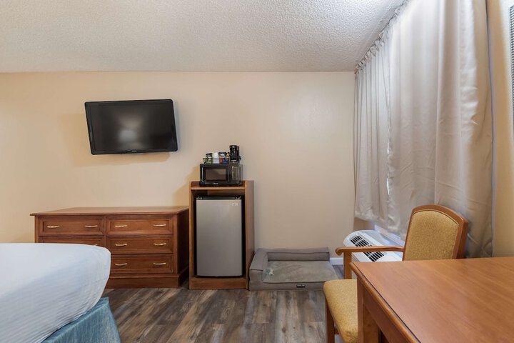 Room 52 of 81