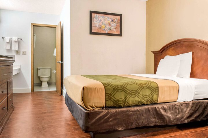 Room 9 of 36