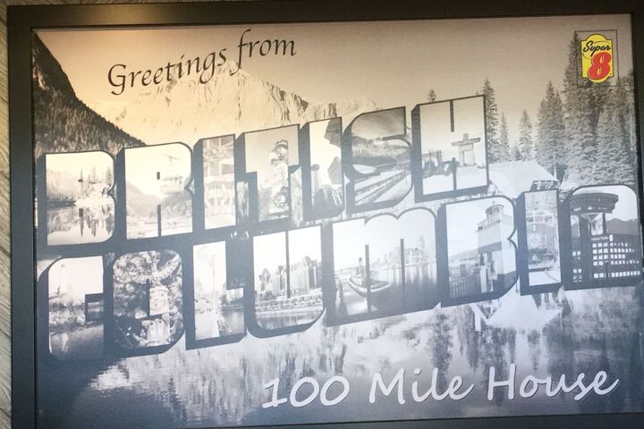 Super 8 by Wyndham 100 Mile House