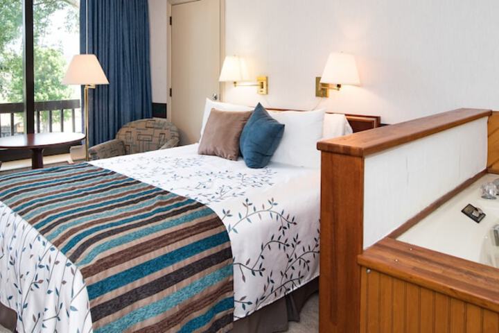 Highland Manor Inn