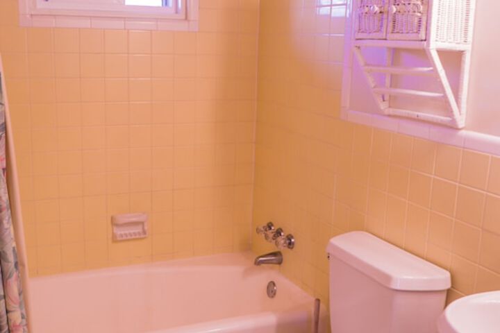 Room 4 of 10