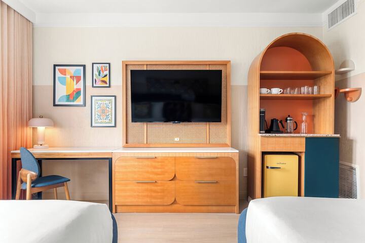 Room 9 of 52