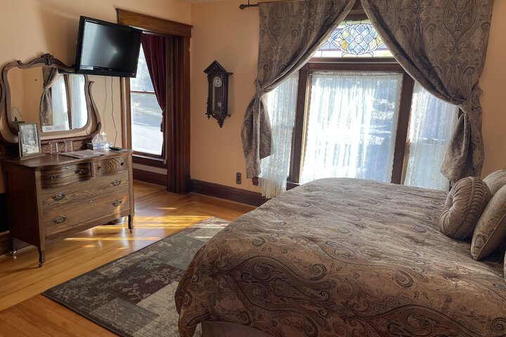 Room 33 of 124