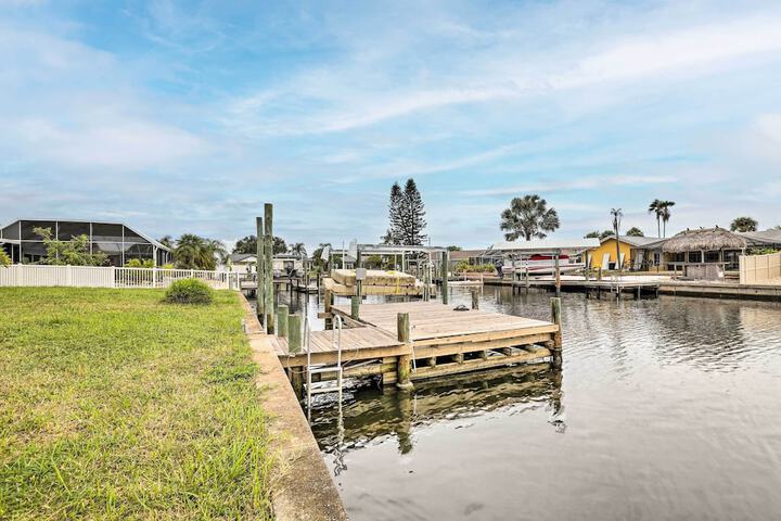 Apollo Beach Waterfront Retreat w / Boat Dock!