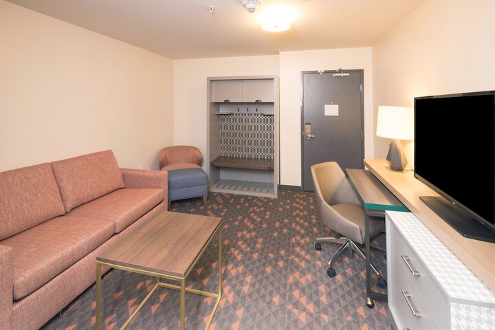 Room 15 of 48