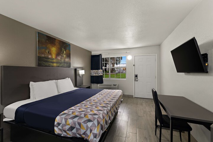 Room 30 of 40