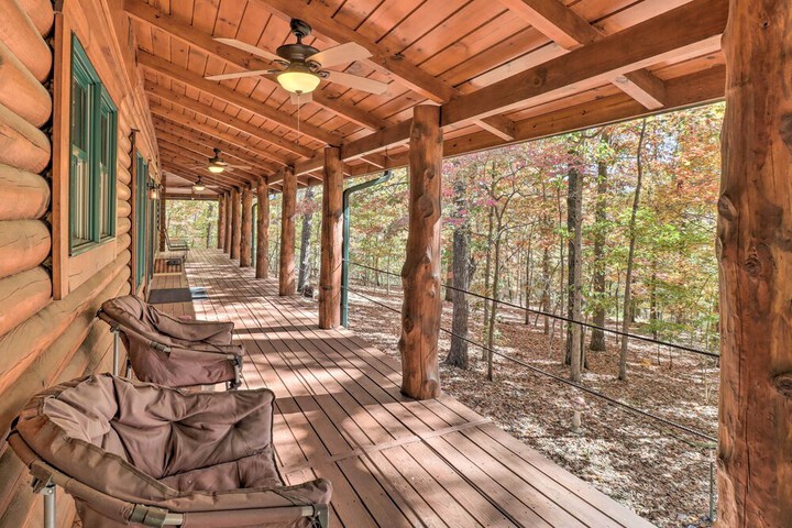 serenity Woods Cabin w / Hot Tub & Fire Pit