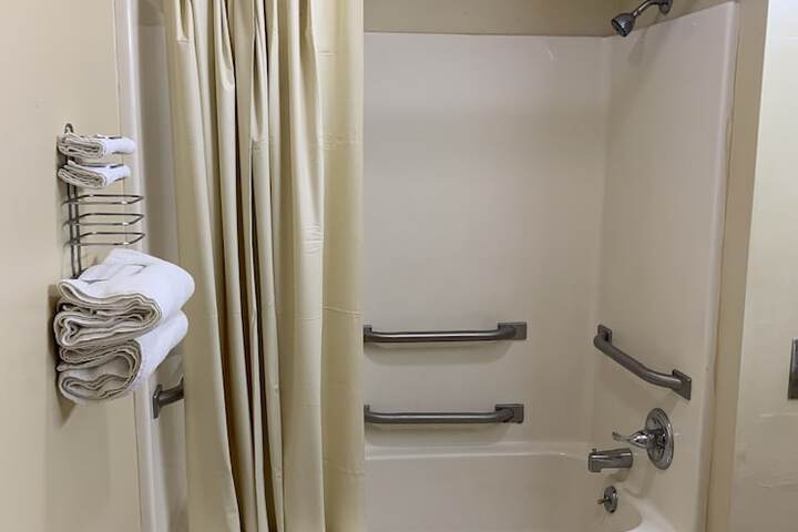 Room 15 of 19
