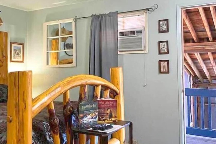 Room 7 of 28
