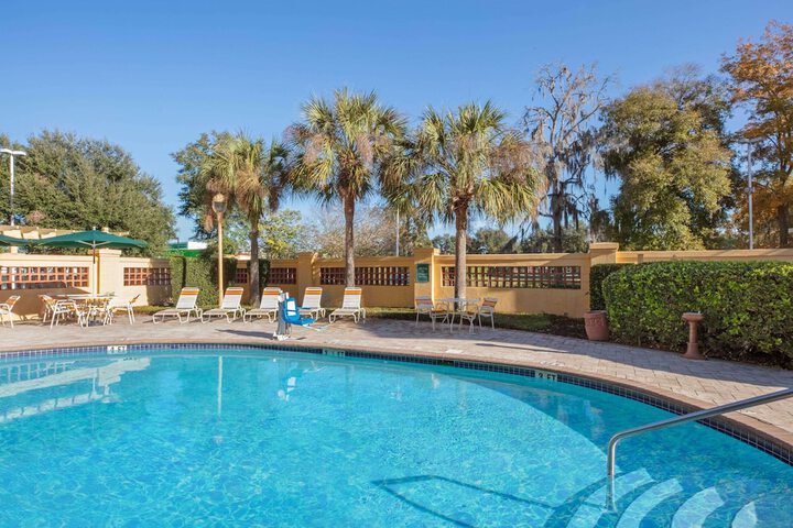 Pool 5 of 30