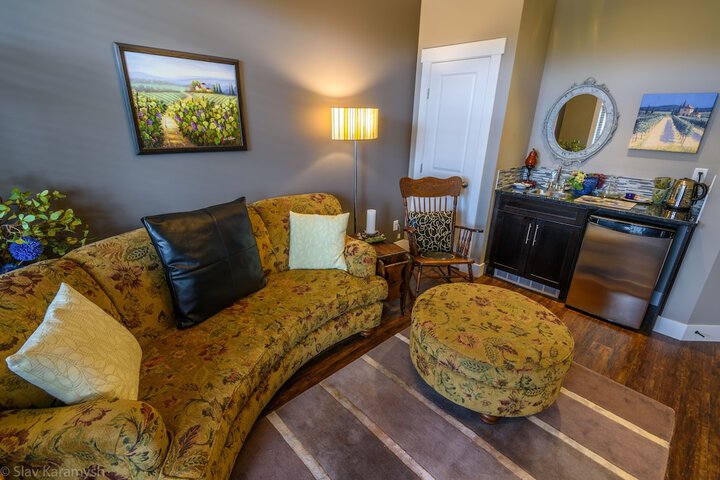 Brookside Inn Boutique Hotel