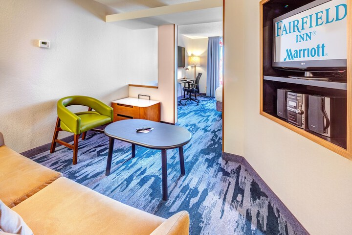 Room 11 of 23