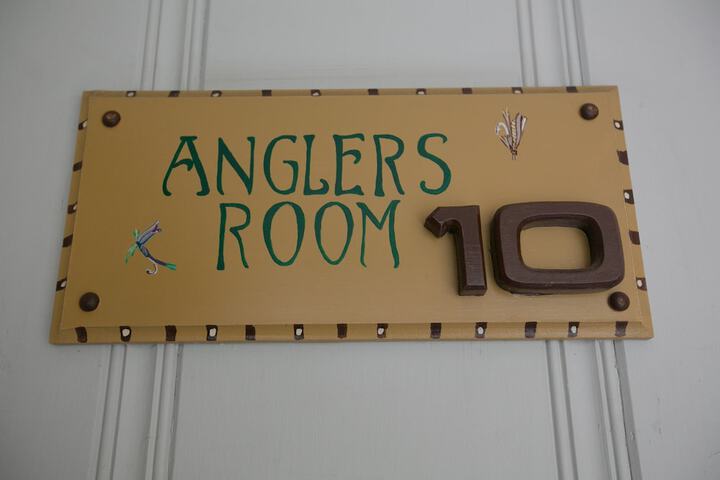 Room 218 of 236