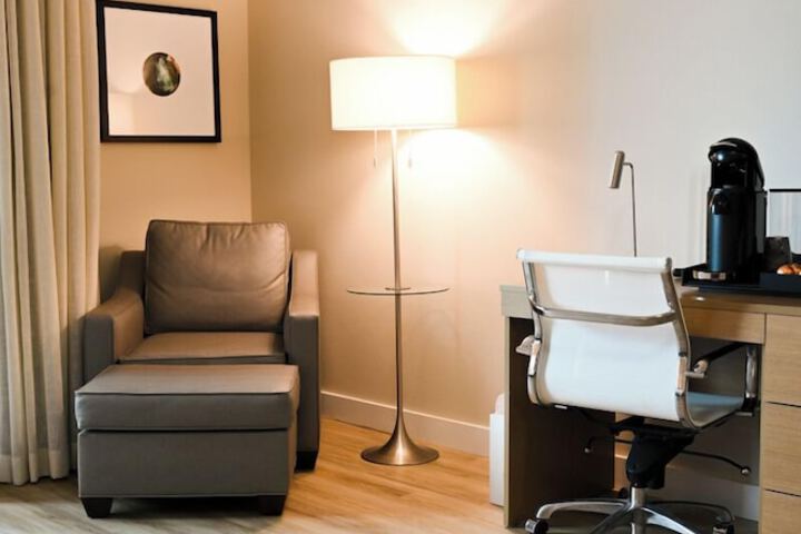Art House Hotel and Suites