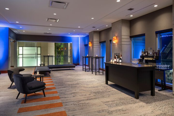 Delta Hotels by Marriott Vancouver Downtown Suites - Downtown Vancouver