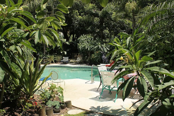 Heron Cay Lakeview Bed & Breakfast Inn