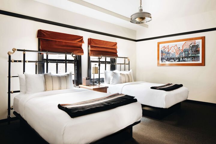 Room 44 of 95