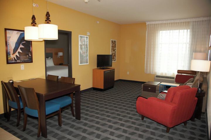 Room 16 of 27