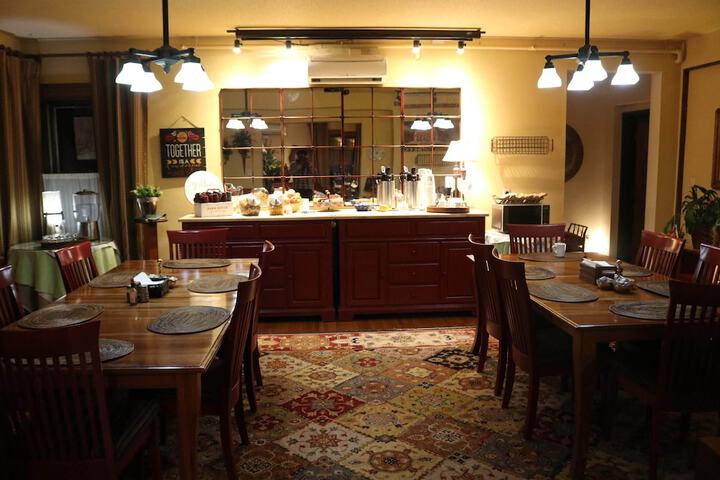 Dining 67 of 70