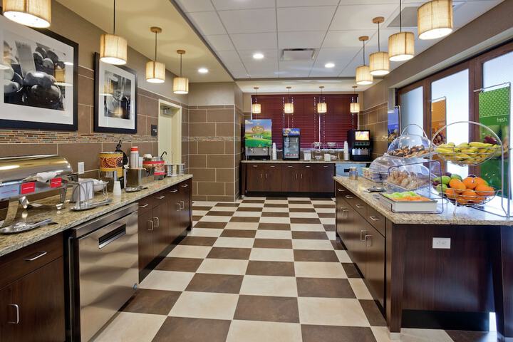 Hampton Inn & Suites Minneapolis West / Minnetonka