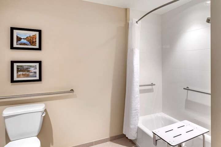 Room 40 of 47