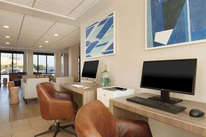 Business Center 39 of 43