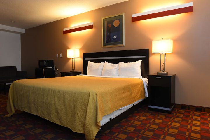 Room 5 of 11
