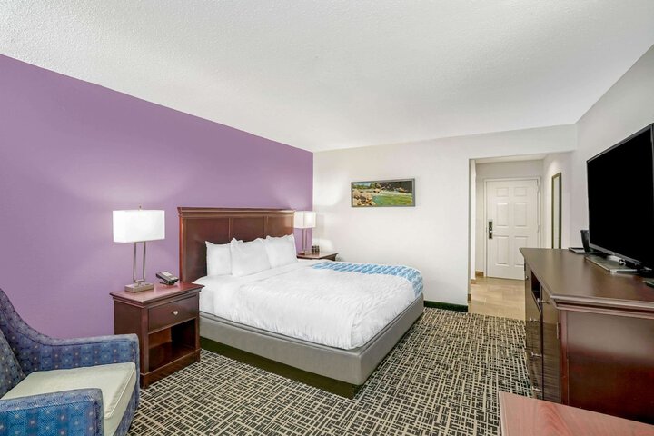 Room 21 of 32
