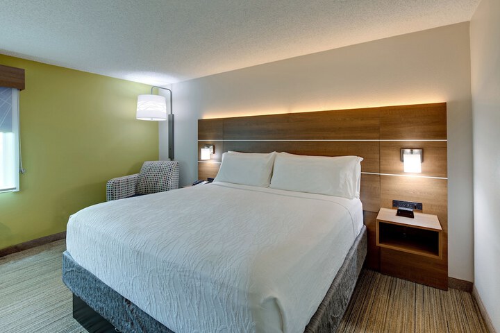 Room 18 of 29
