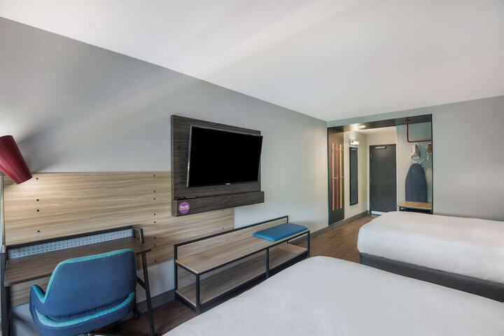 Room 15 of 32