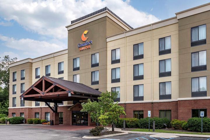 Comfort Suites Manchester near Arnold AFB