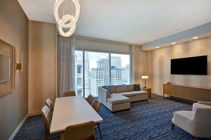 Room 32 of 89