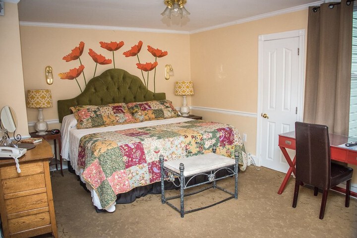 Vandiver Inn
