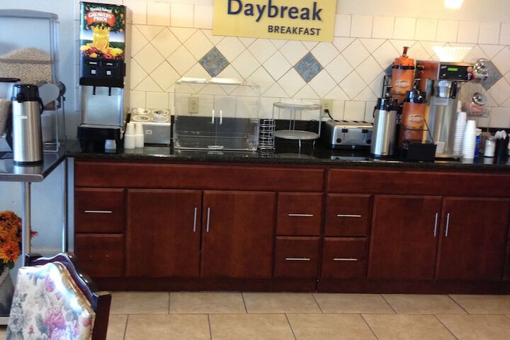 Breakfast/Coffee Service 67 of 80
