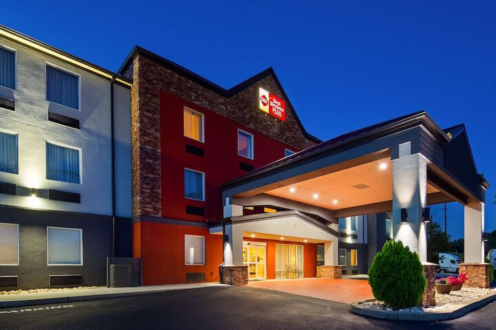 Best Western Plus New Cumberland Inn & Suites