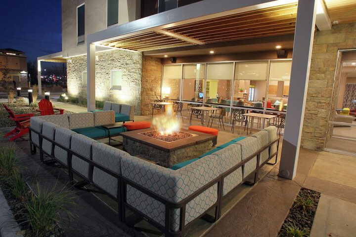 Terrace/Patio 21 of 22