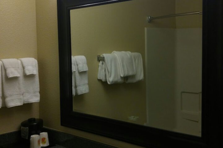 Super 8 by Wyndham Copley Akron