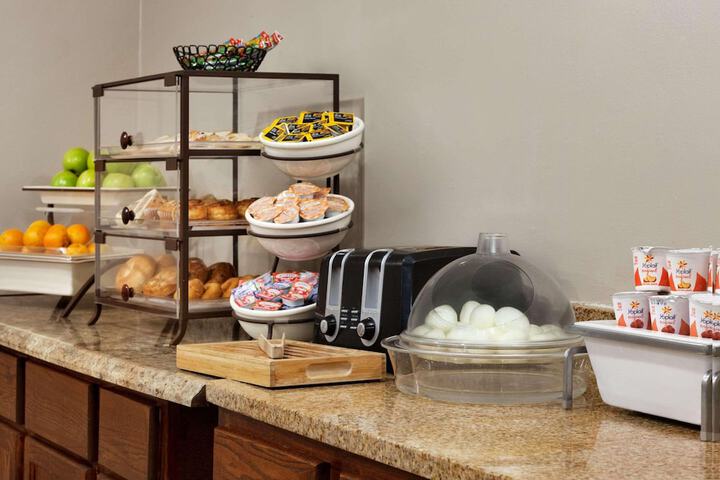Breakfast/Coffee Service 13 of 18