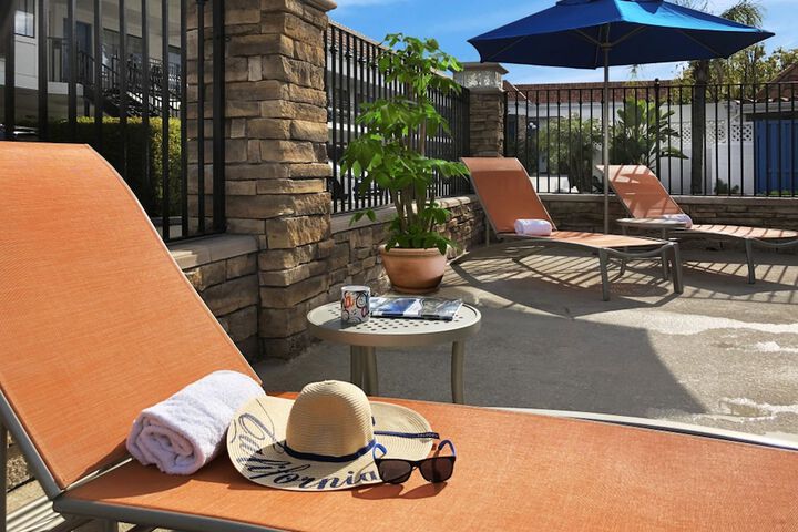 Pool 2 of 25