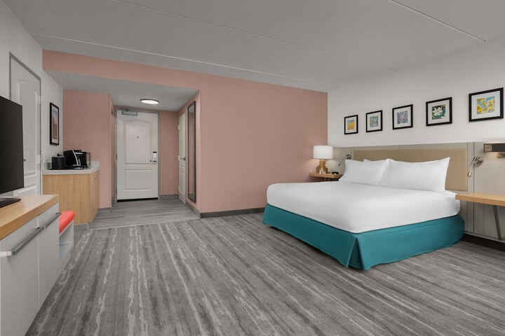 Room 15 of 40