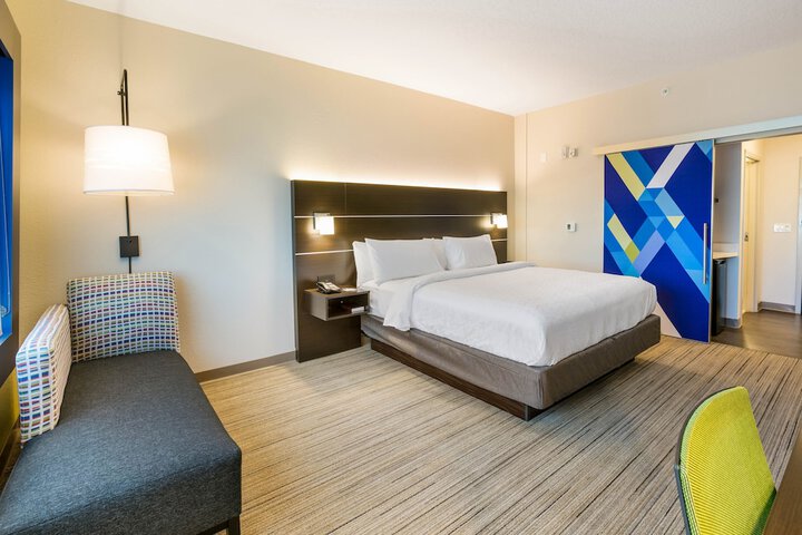 Room 28 of 45