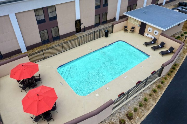 Hotel 2 of 39