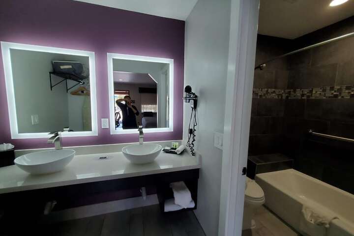Room 14 of 24
