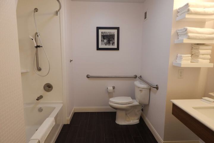 Hampton Inn Heath-Newark