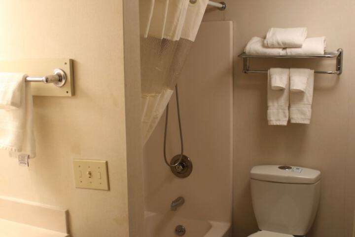 Room 28 of 41