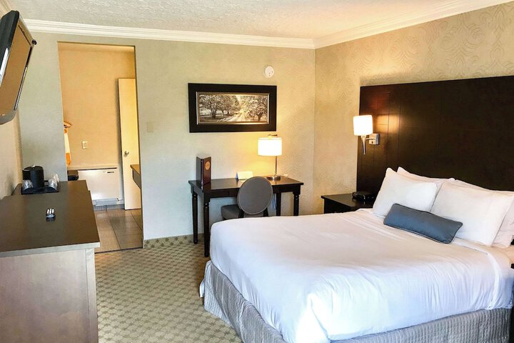 Room 16 of 34