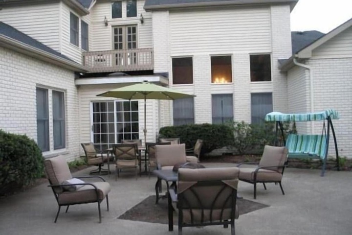 Spruce Hill Inn and Cottages