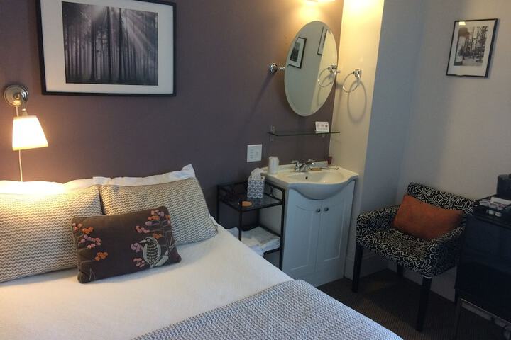 Room 44 of 115