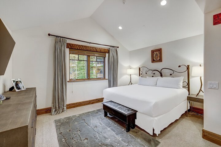Room 367 of 450
