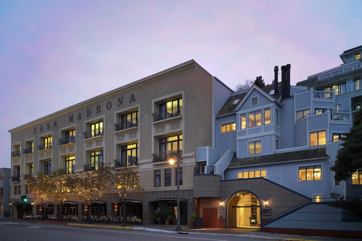 Hotel 4 of 98